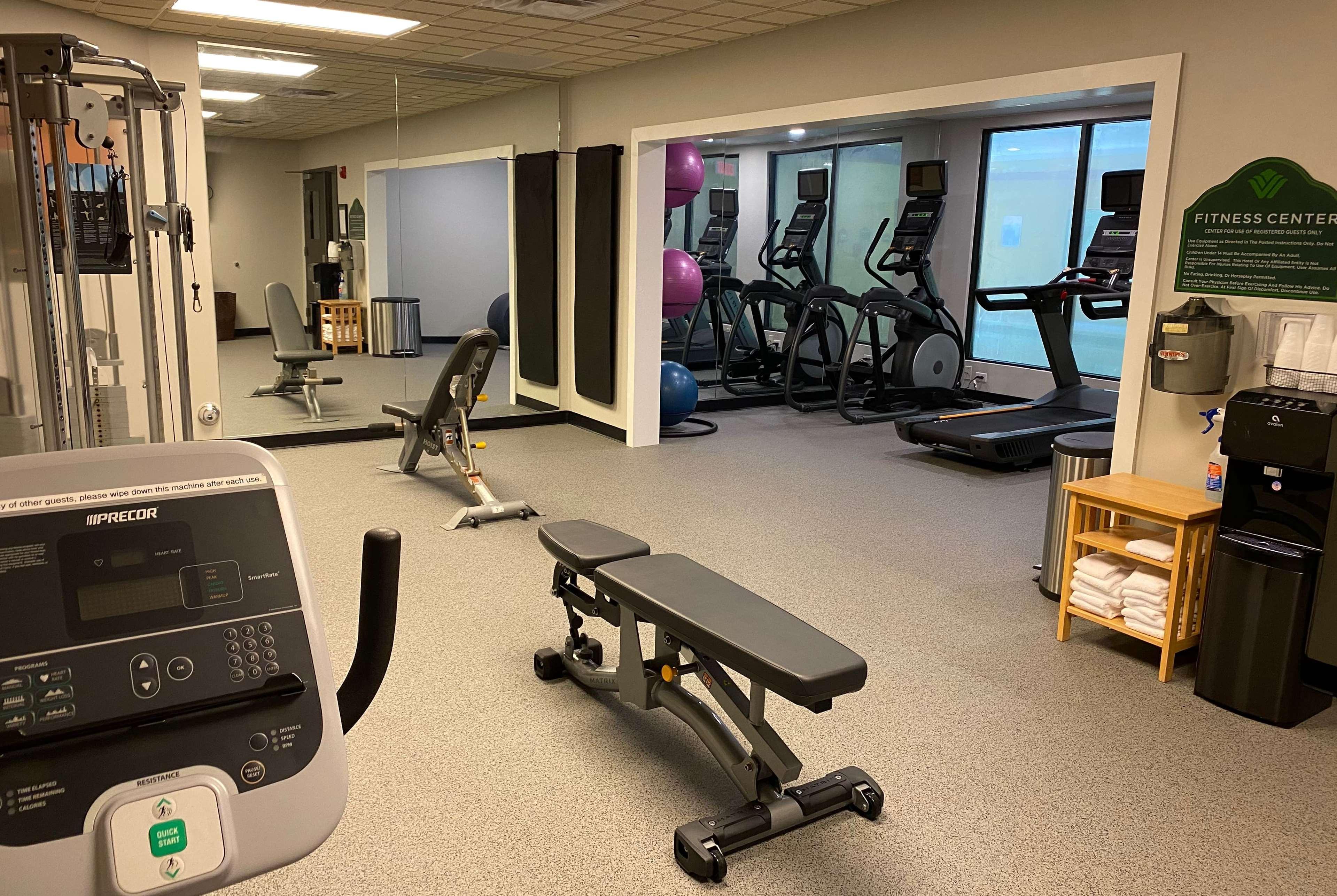 Wingate By Wyndham State Arena Raleigh/Cary Hotel Екстер'єр фото