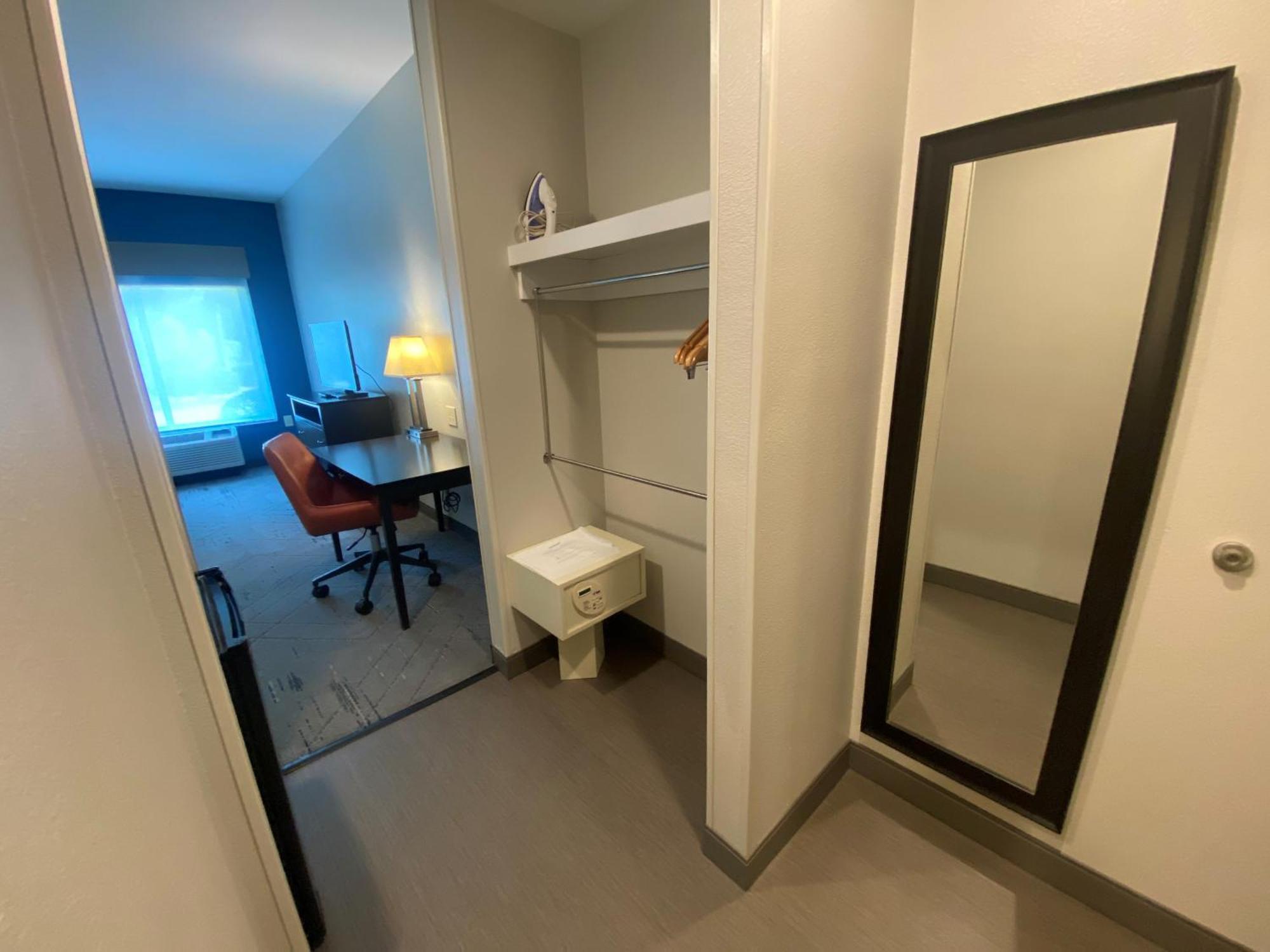 Wingate By Wyndham State Arena Raleigh/Cary Hotel Екстер'єр фото