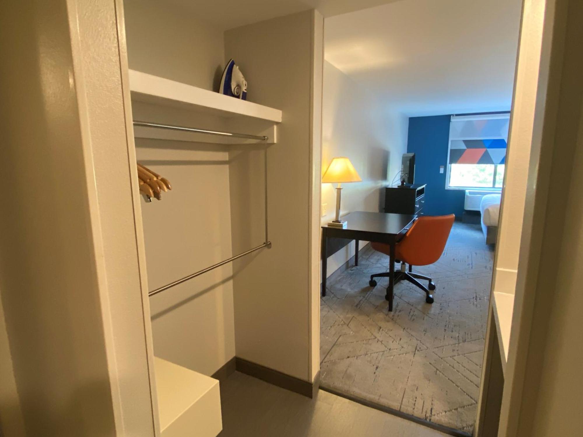 Wingate By Wyndham State Arena Raleigh/Cary Hotel Екстер'єр фото