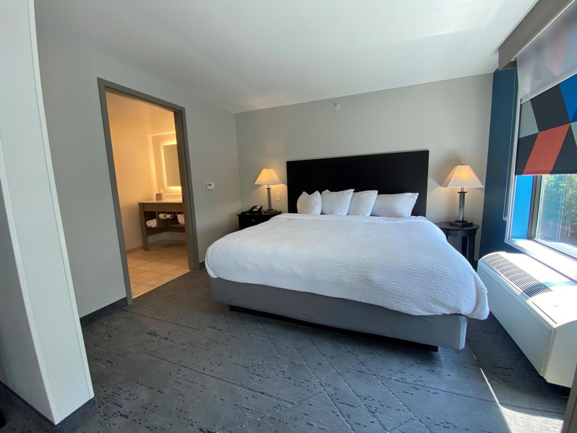 Wingate By Wyndham State Arena Raleigh/Cary Hotel Екстер'єр фото