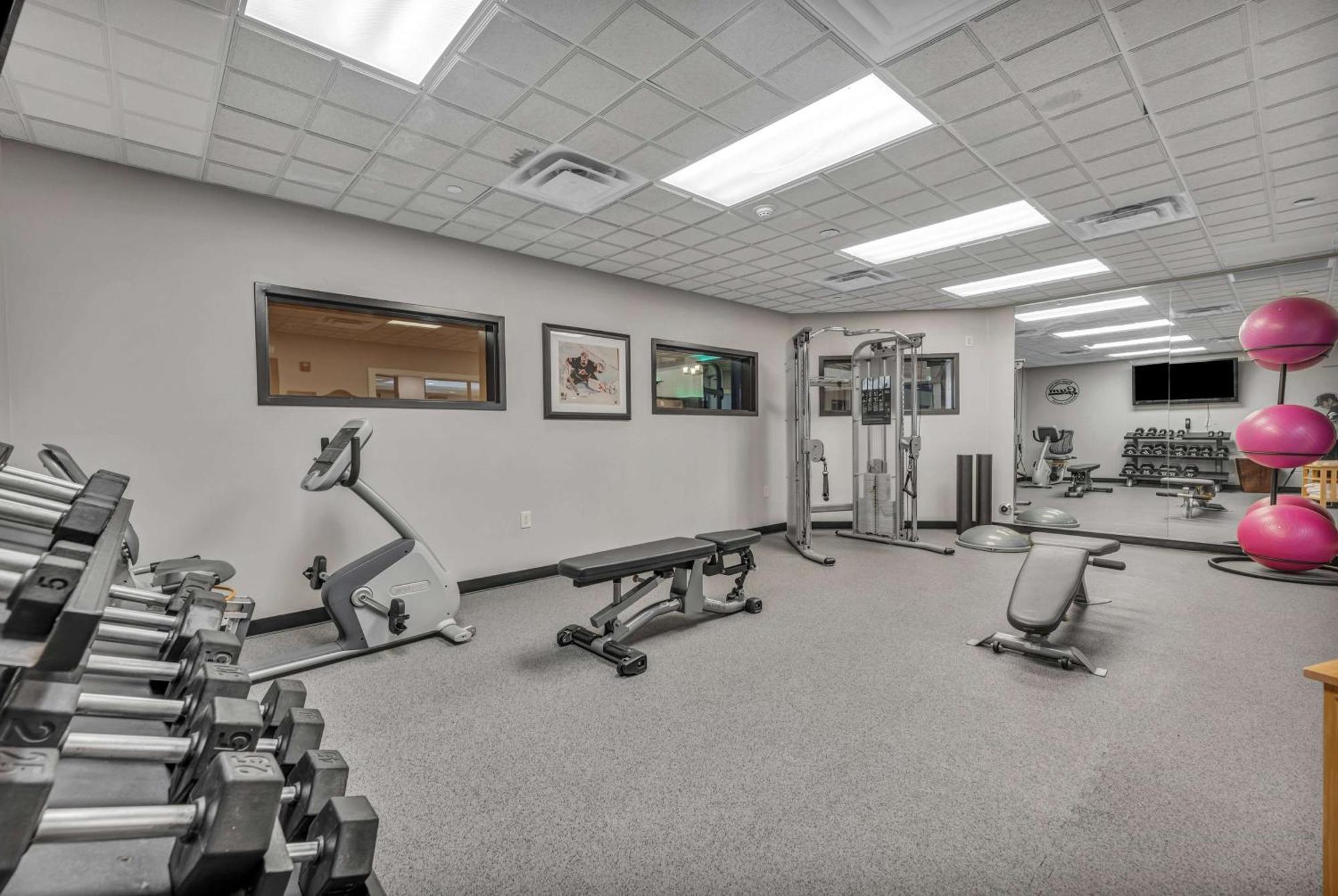 Wingate By Wyndham State Arena Raleigh/Cary Hotel Екстер'єр фото
