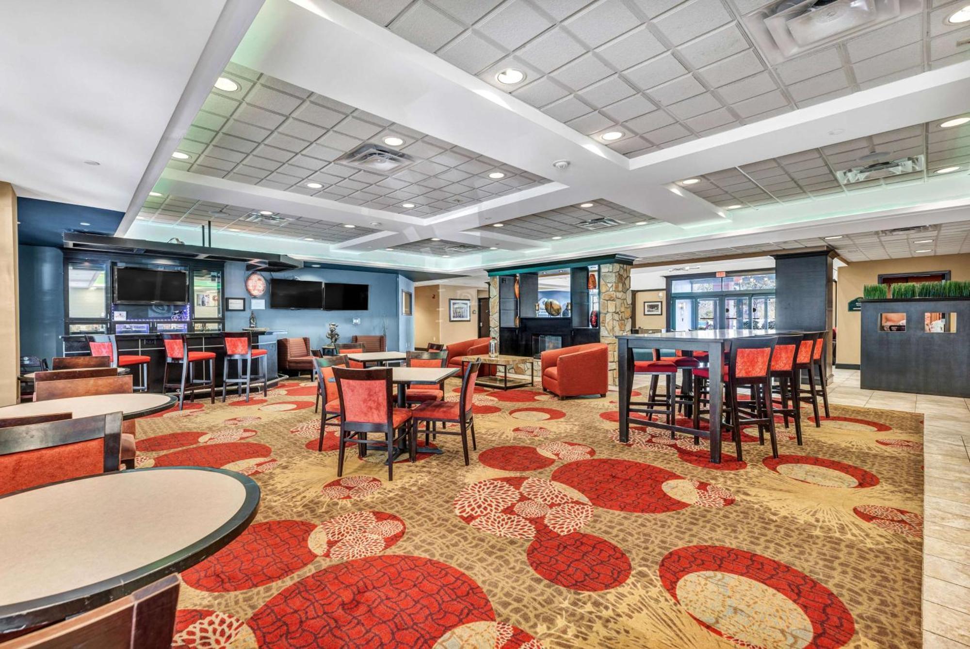 Wingate By Wyndham State Arena Raleigh/Cary Hotel Екстер'єр фото