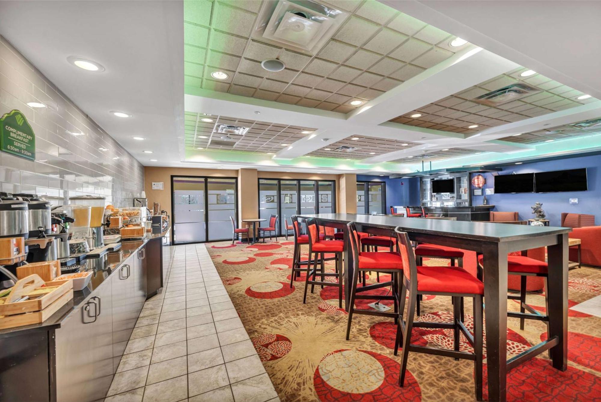 Wingate By Wyndham State Arena Raleigh/Cary Hotel Екстер'єр фото